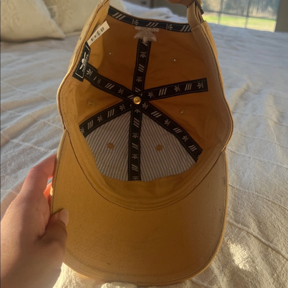Adidas hat - Picture 3 of 6